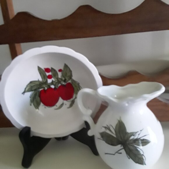 Vintage ENESCO Hand Painted Pitcher with Matching Saucer - Strawberry Motif - Picture 3 of 8